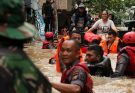 Ribuan Warga Jakarta Ngungsi Imbas Banjir tak Surut