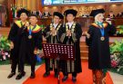 Anang, Ashanty dan Azriel Wisuda Bersama di UNAIR